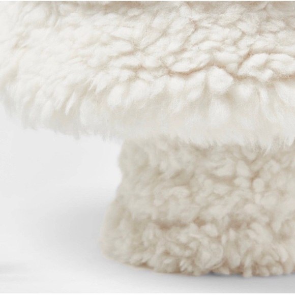 😃🌲 Threshold Sherpa Tree Pillow 🌲😃 - Picture 3 of 3